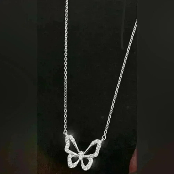 NWOT Sparkly Cubic Zirconia Butterfly Pendant Necklace - Picture 1 of 3